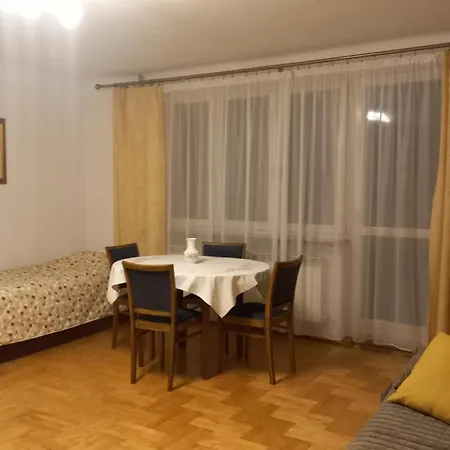 Apartamenty Warka 아파트